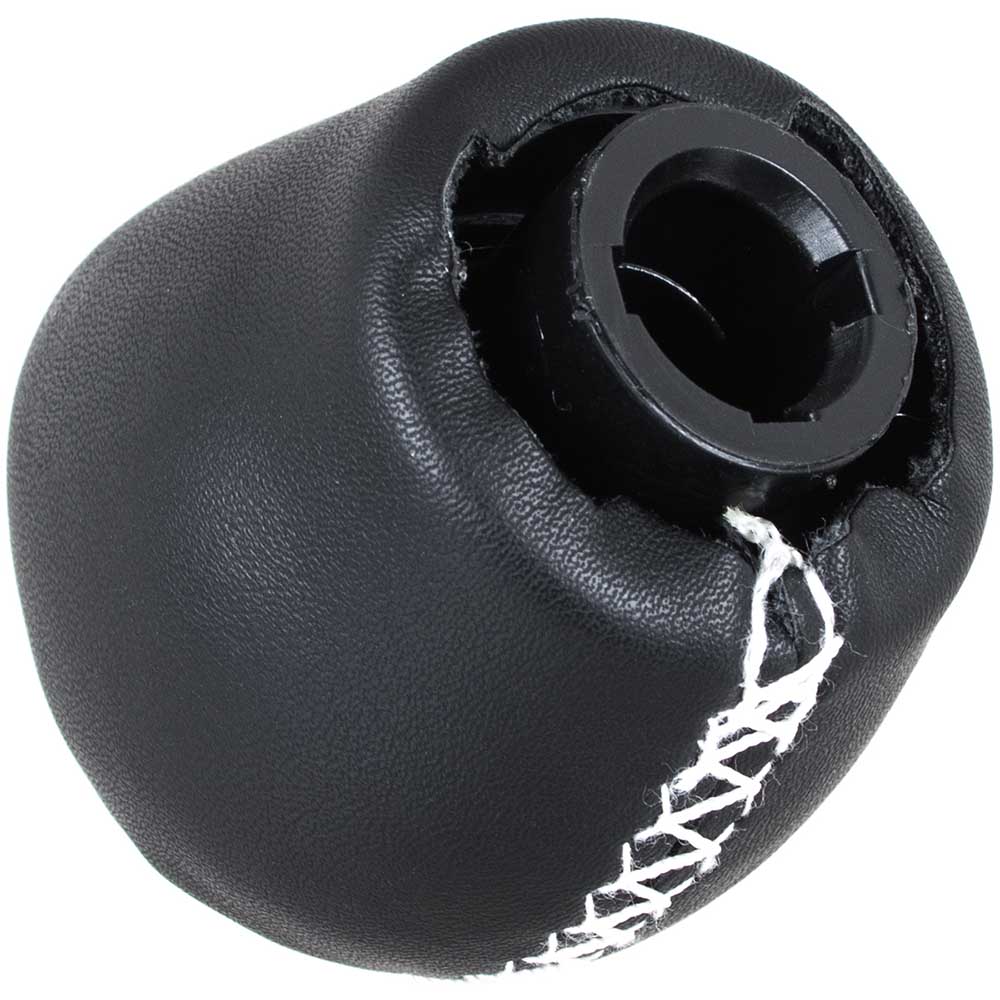 Fekete bőrözött, 5 sebességes Renault Grand Scenic váltógomb króm számlappal, fehér varrással.