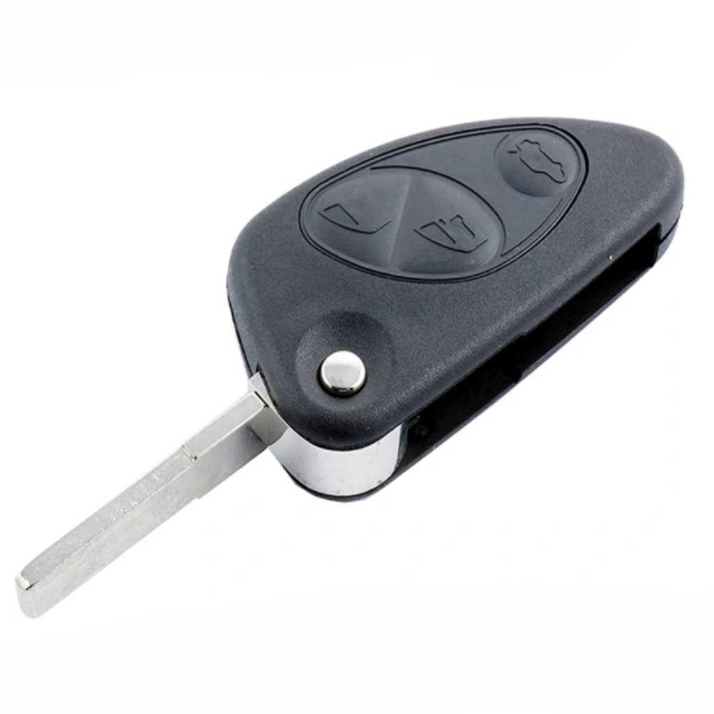 Fekete színű, 3 gombos Alfa Romeo bicskakulcs, kulcsház.