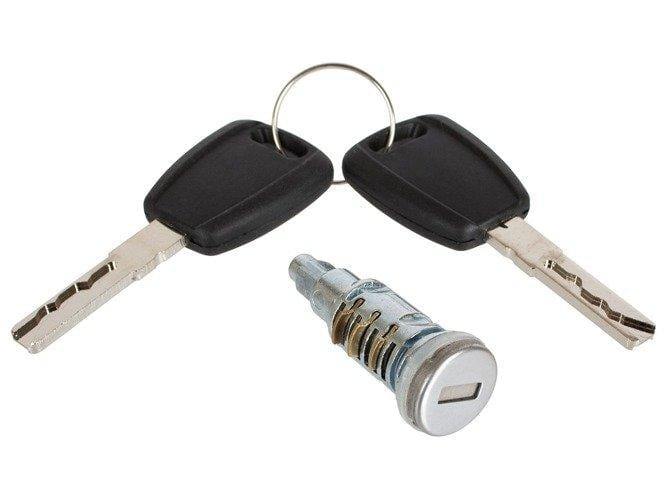 Alfa Romeo Mito első ajtó zárbetét, zárhenger, jobb vagy bal oldal 2008-tól