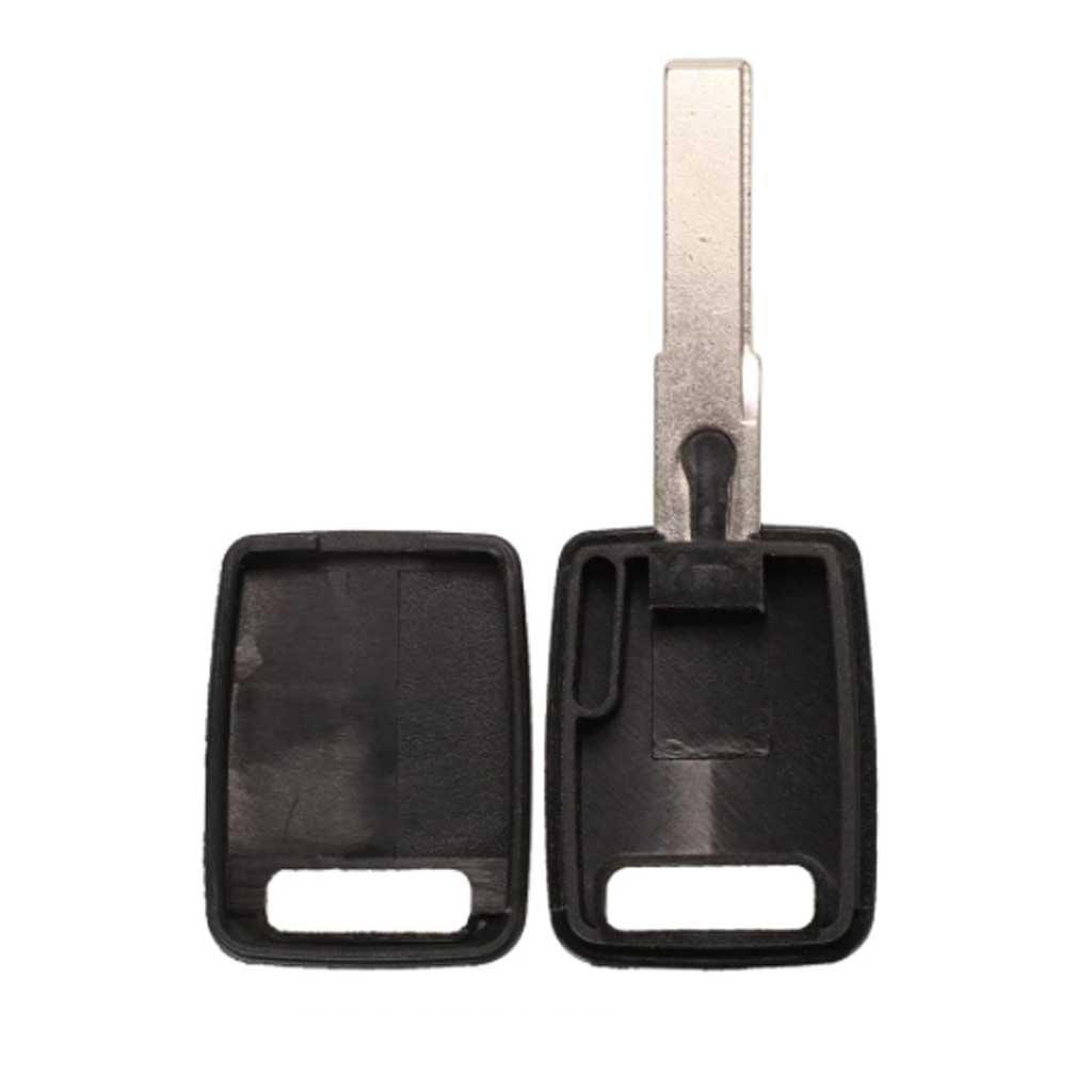 Fekete színű Audi kulcs, kulcsház belseje. Nyers kulcsszárral.
