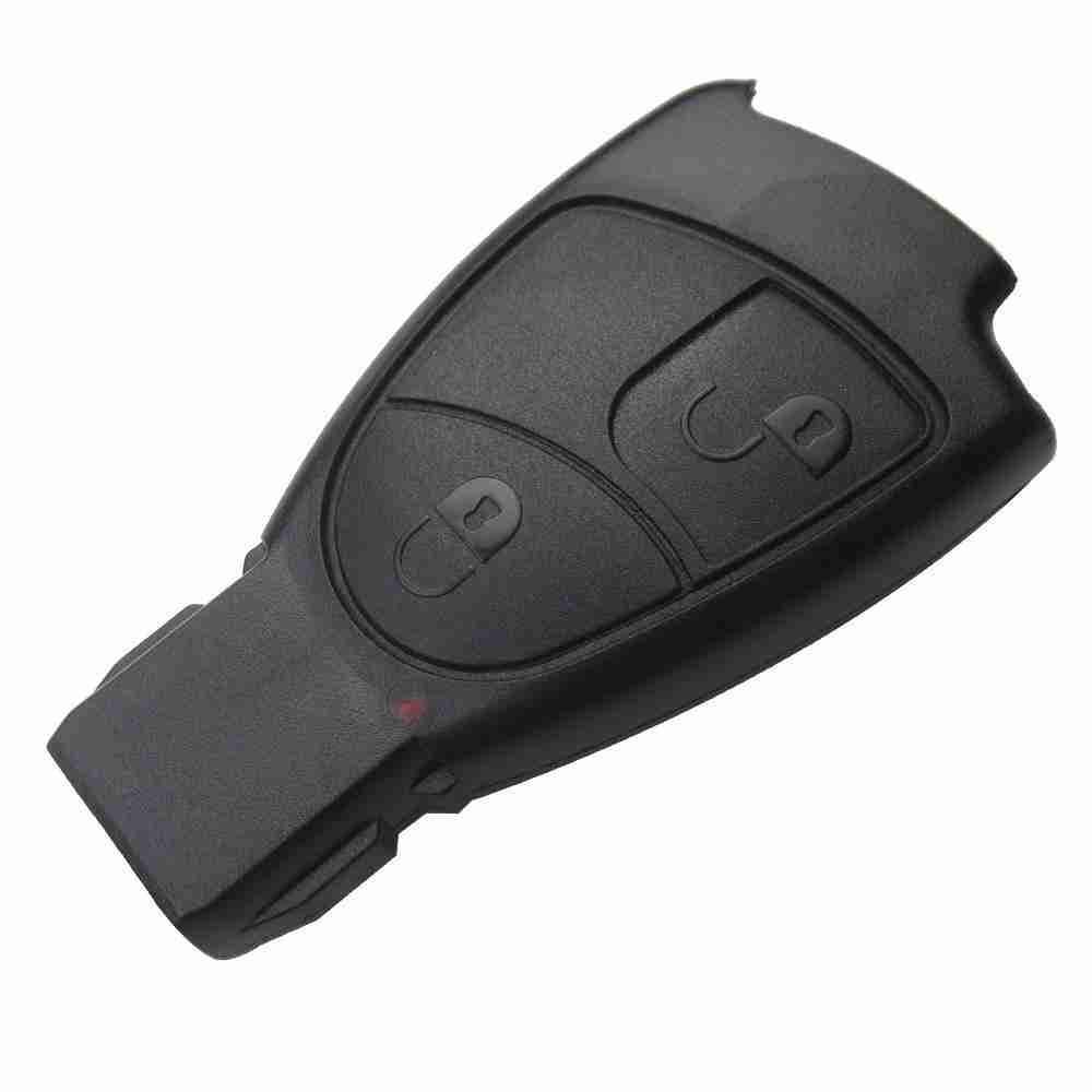 Fekete színű, 2 gombos Mercedes kulcsház.