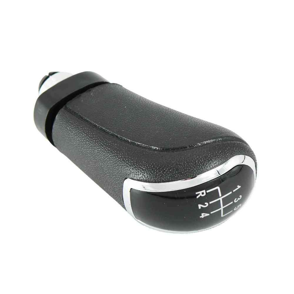 Fekete, 5 sebességes Mercedes váltógomb. 5 fokozatos üveg számlappal, króm számlapkerettel.