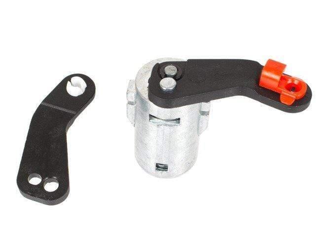 Renault Kerax első ajtó zárbetét, zárhenger bal oldal