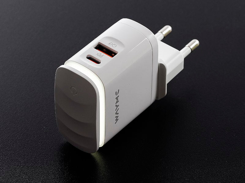WAYME 25W USB C PD  QC30 hálózati töltő érintős LED lámpával  adapterek   csatlakozók EU UK és USA aljzatokhoz – kép 3