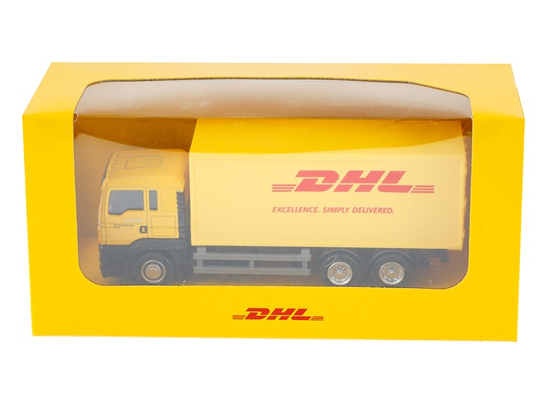 1:64 es modell DHL teherautó – kép 3