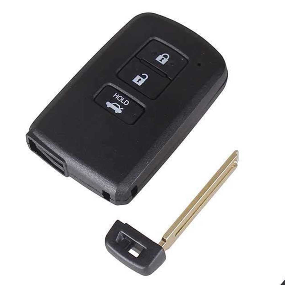 Fekete színű, 3 gombos Toyota kulcs, kulcsház és kulcsszár.