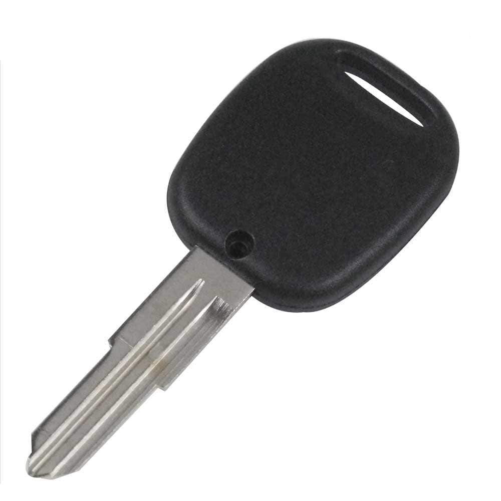 2 gombos, fekete színű Chevrolet kulcs, kulcsház hátulja. Nyers kulcsszárral.
