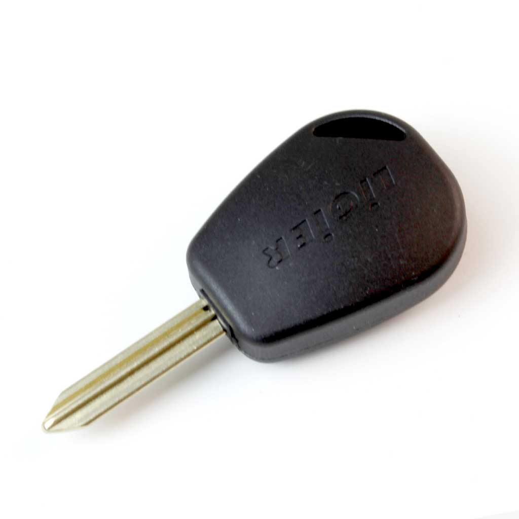 Fekete színű, 2 gombos Citroen kulcs, kulcsház hátulja. SX9 kulcsszárral.