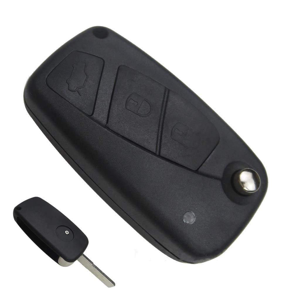 Fekete színű, 3 gombos Fiat kulcsház, bicskakulcs nyers kulcsszárral.