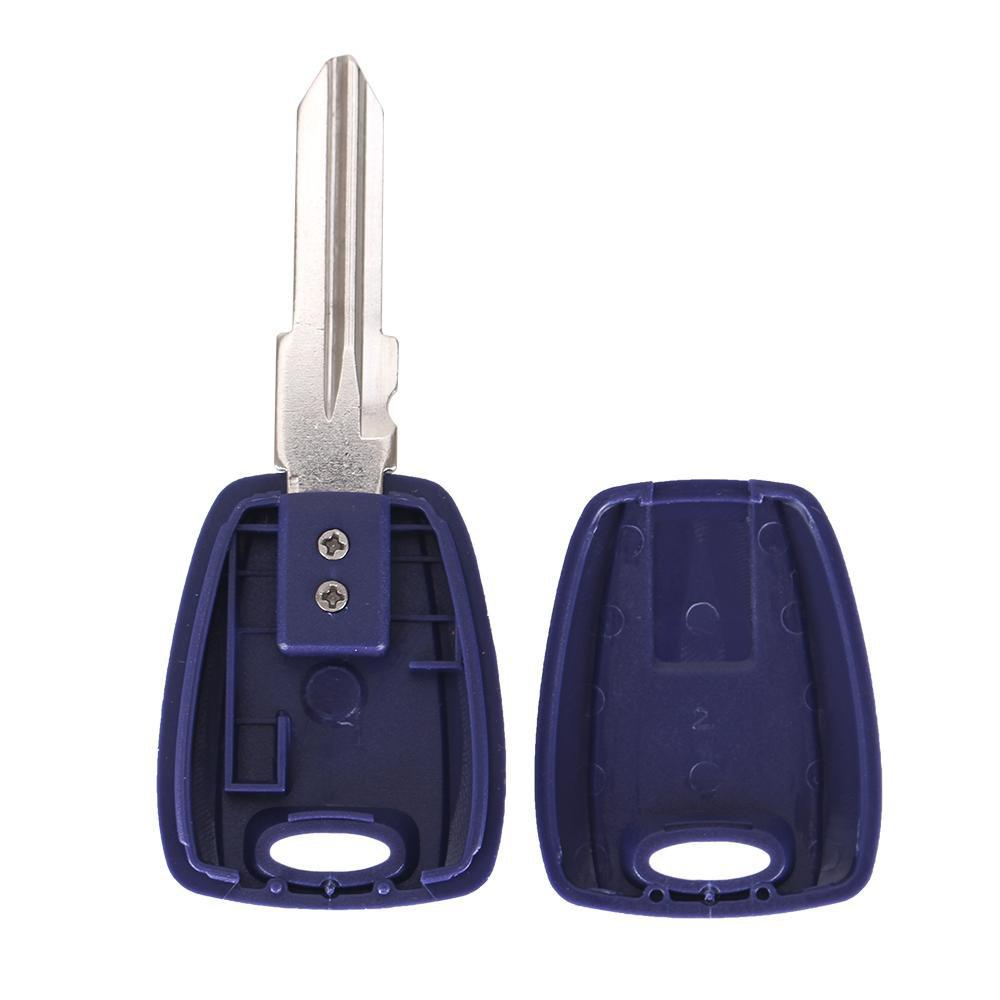 Kék színű Fiat kulcs, kulcsház belseje. GT15R kulcsszárral.