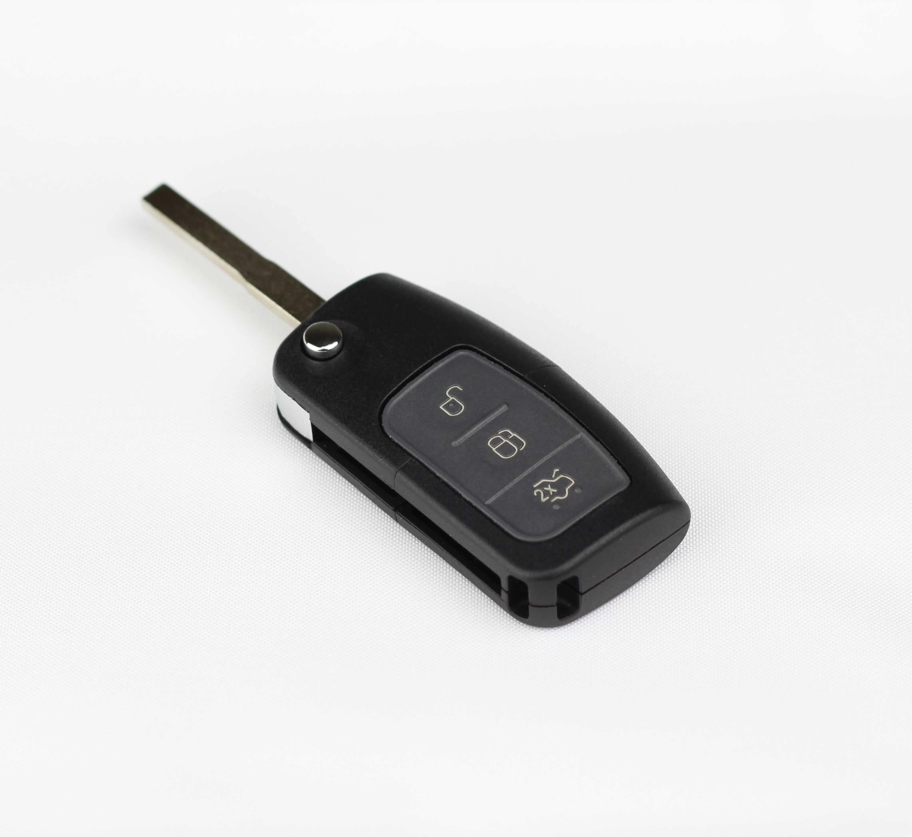 Fekete színű, 3 gombos Ford kulcs, bicskakulcs HU101 kulcsszárral.