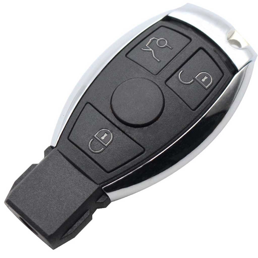 Fekete színű, krómozott 3 gombos Mercedes kulcsház.