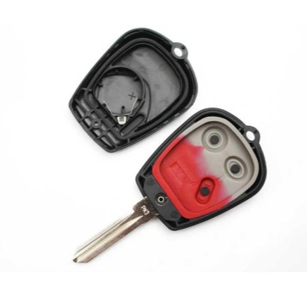 Fekete színű, 3 gombos Saab kulcs szürke és piros gombbal.